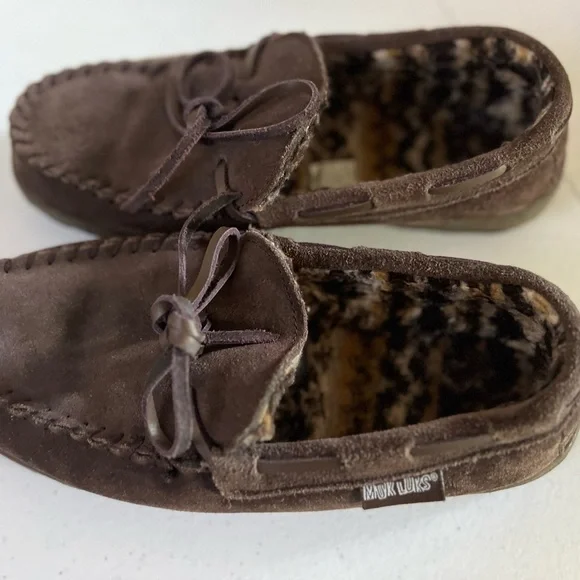 muk luks Loafer Moccasins Shoes Men’s 9 Cow suede Upper Brown Fur Comfy Casual - Picture 7 of 7